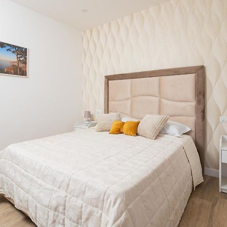 Nonno Angelo - 4 Bedrooms With Free Parking & Seaview Balcony Sorrento Exterior foto