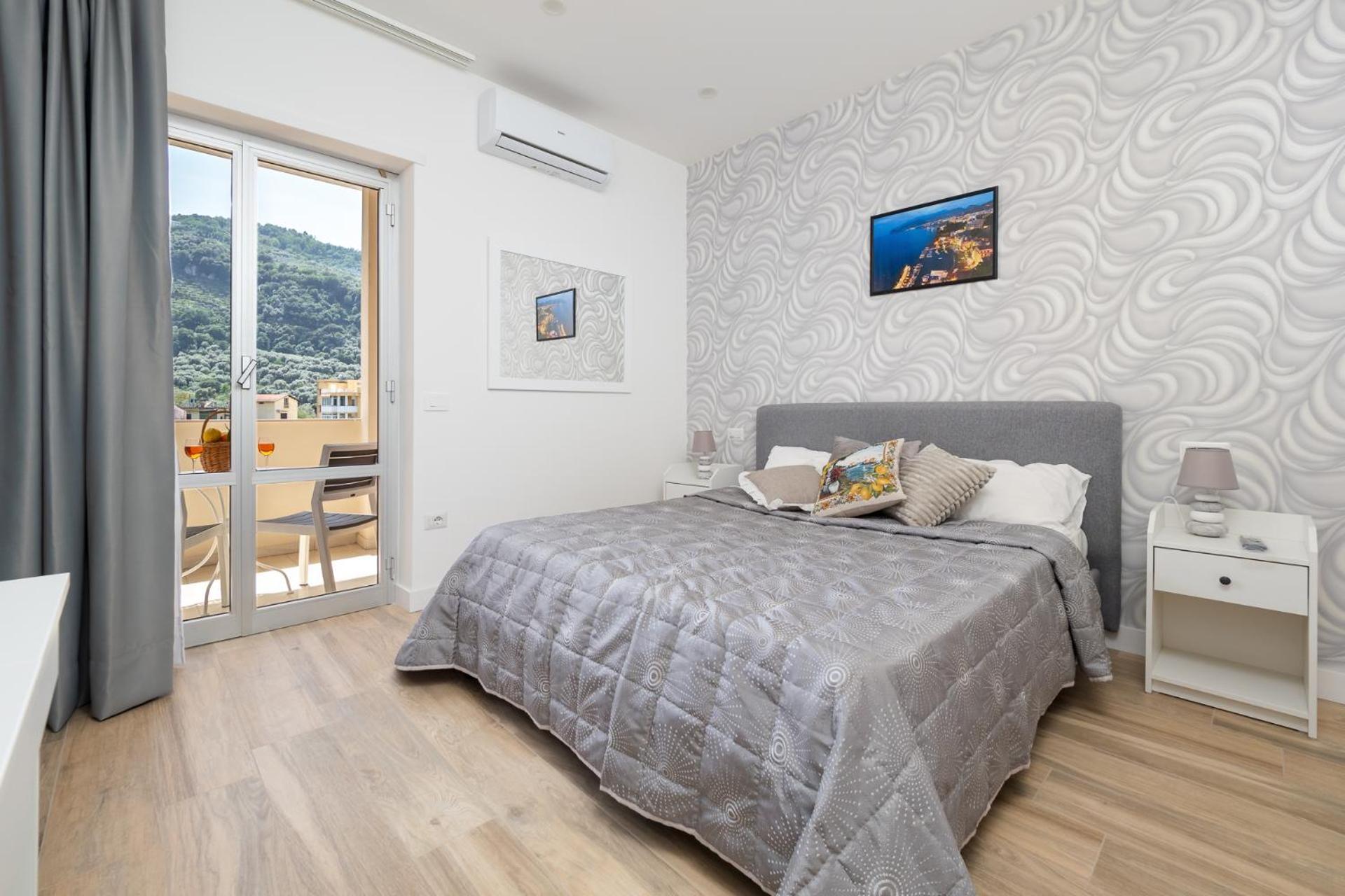 Nonno Angelo - 4 Bedrooms With Free Parking & Seaview Balcony Sorrento Exterior foto