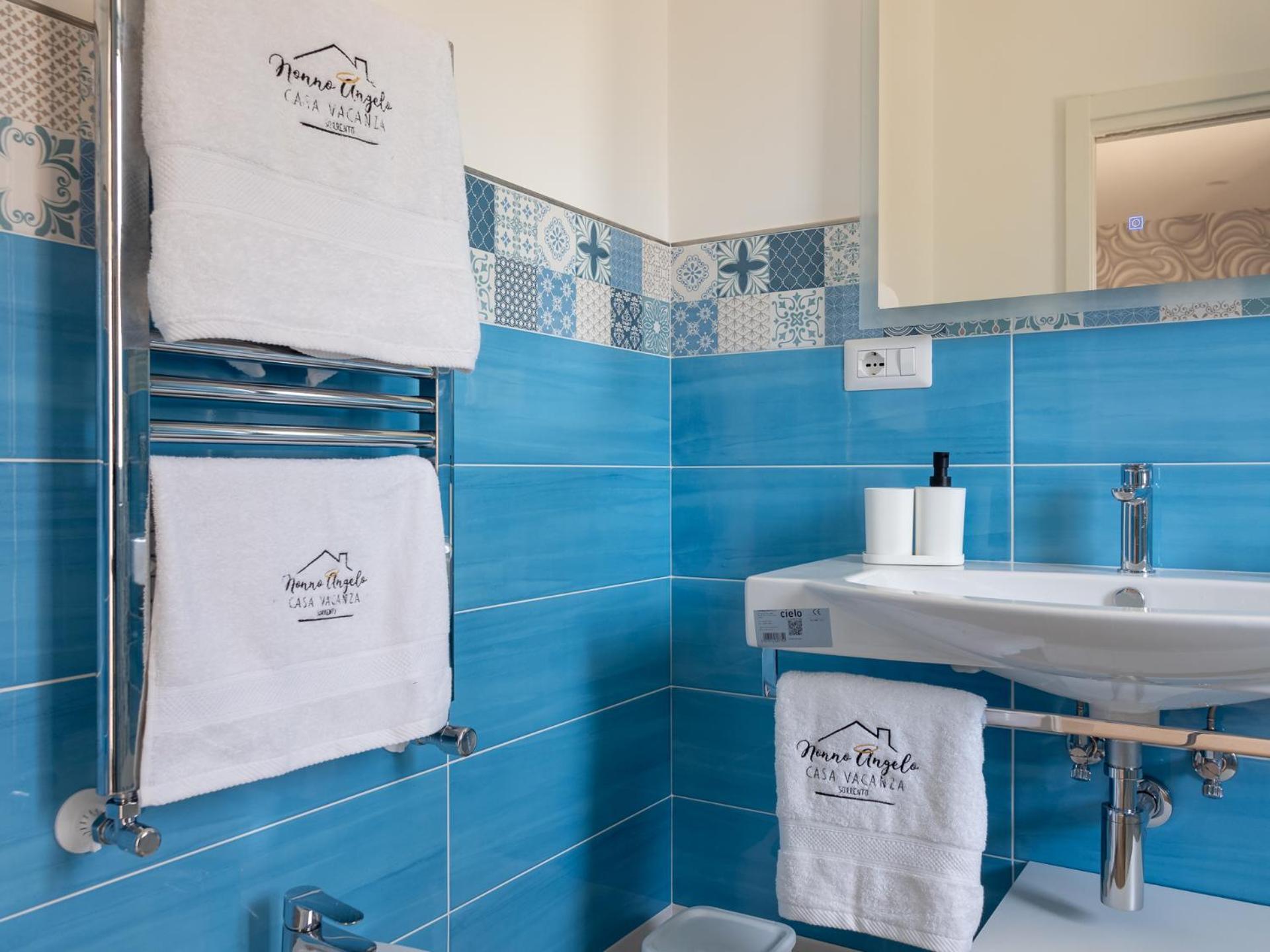 Nonno Angelo - 4 Bedrooms With Free Parking & Seaview Balcony Sorrento Exterior foto