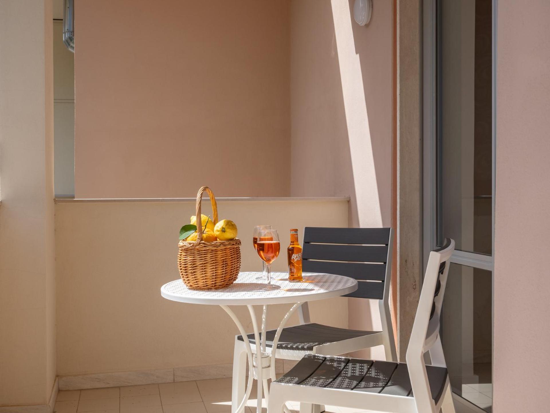 Nonno Angelo - 4 Bedrooms With Free Parking & Seaview Balcony Sorrento Exterior foto