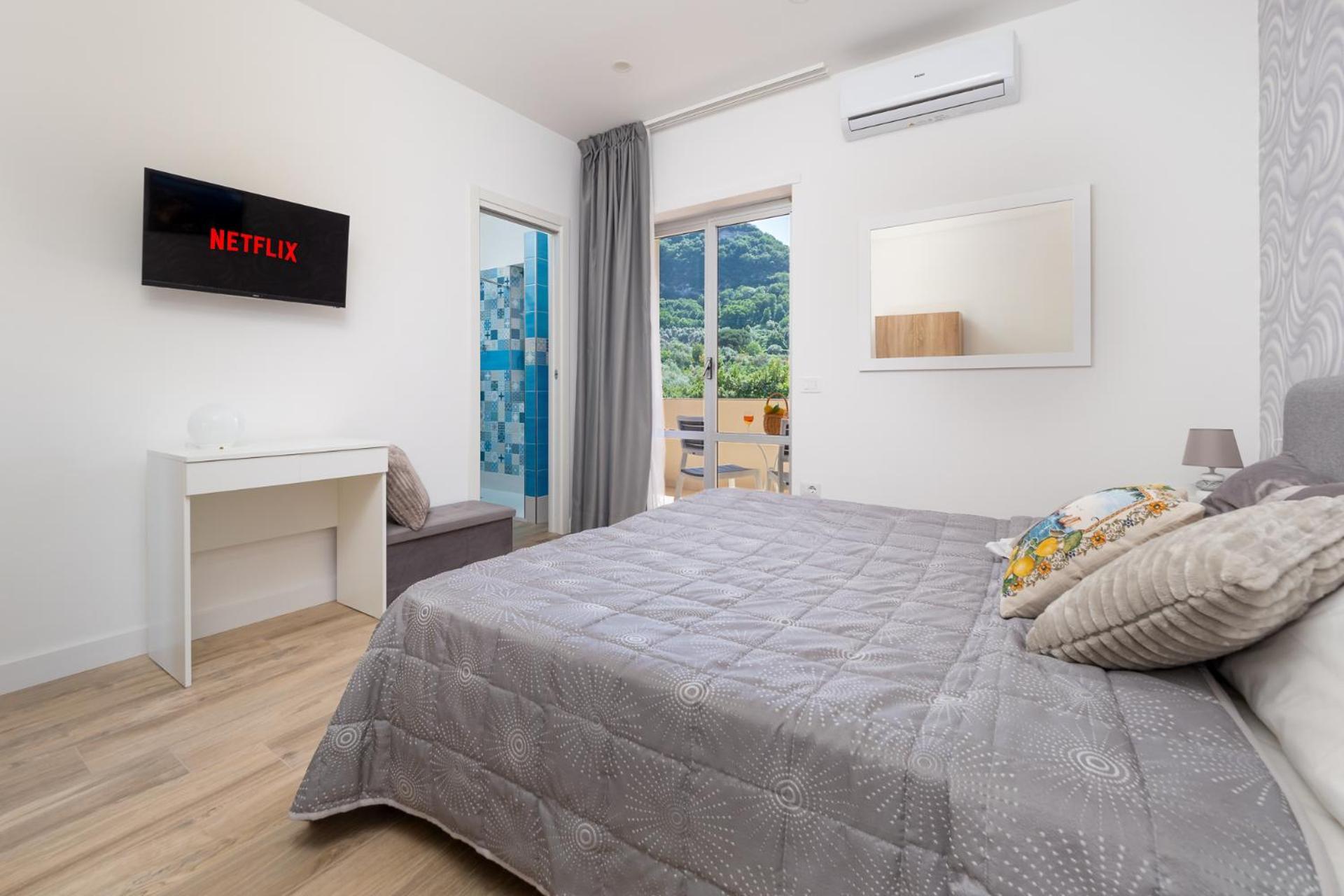 Nonno Angelo - 4 Bedrooms With Free Parking & Seaview Balcony Sorrento Exterior foto